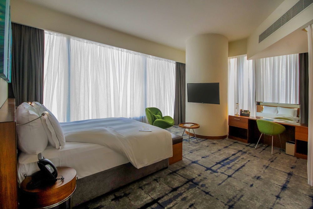 Media One Hotel Dubai, WorldHotels Crafted 16/97