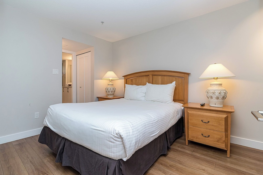 Pacific Shores Resort & Spa 9/48