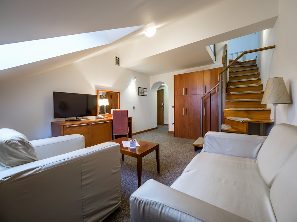 Le Petit Piaf Hotel 18/56