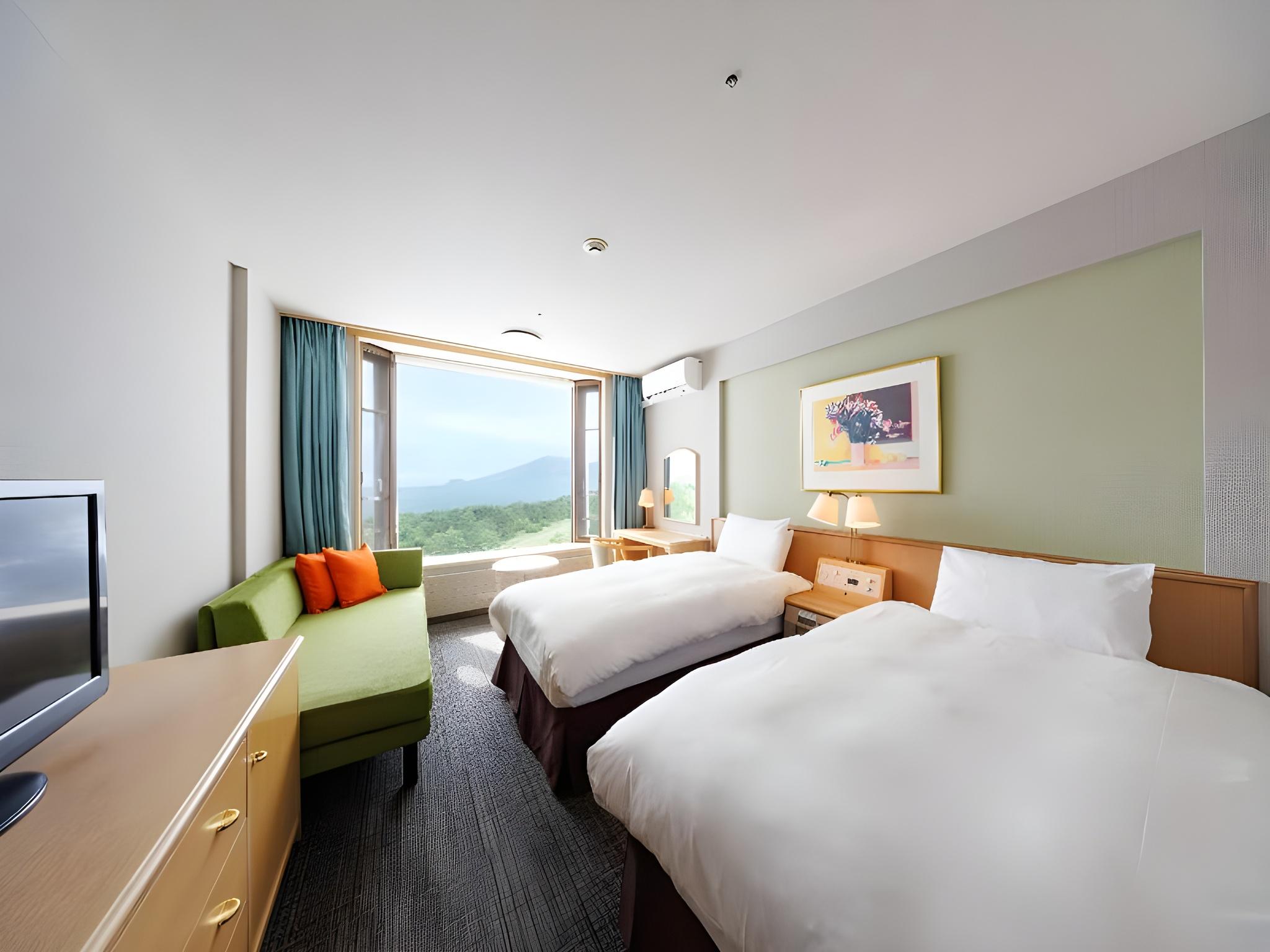 Room, Triple, Twin Beds, with Extra Bed, Mountain Side