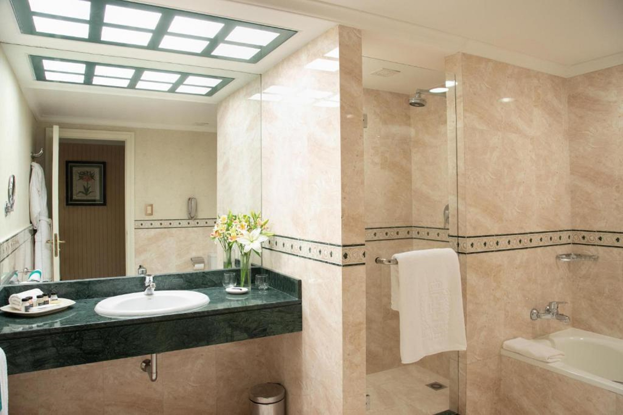 جناح مفرد ركني، Hotel Emperador Buenos Aires 3/3