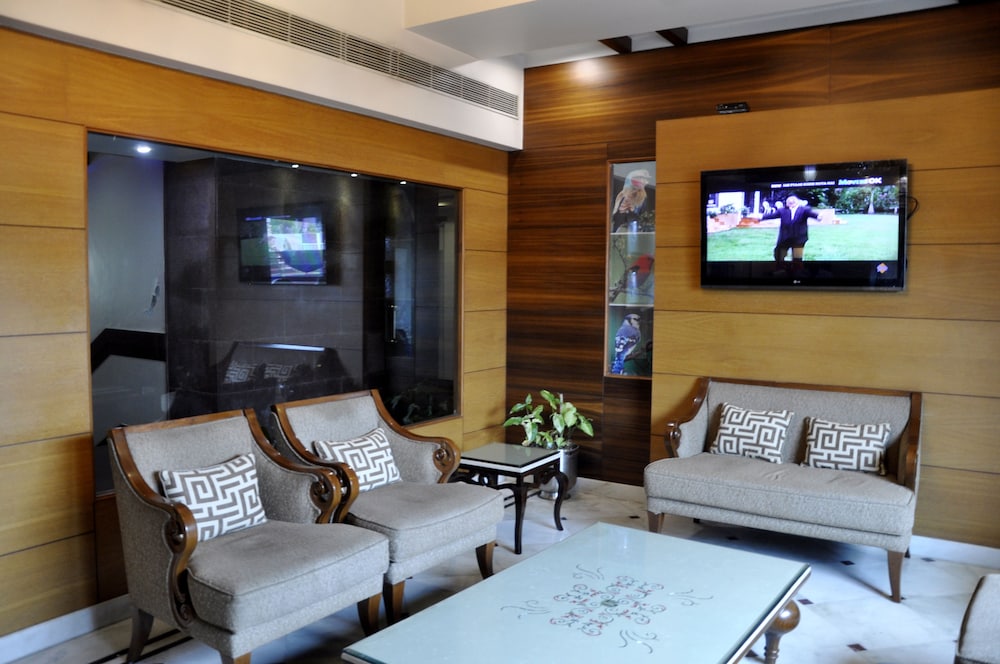 Leela Grande Hotel 29/50