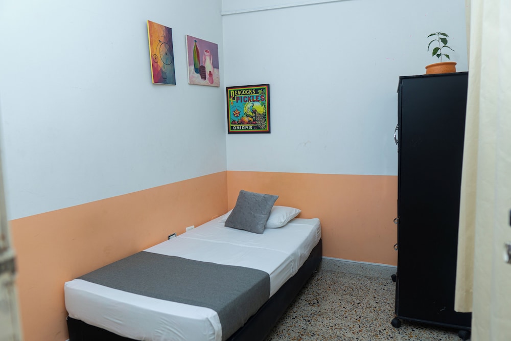 Room, Single, Single Bed