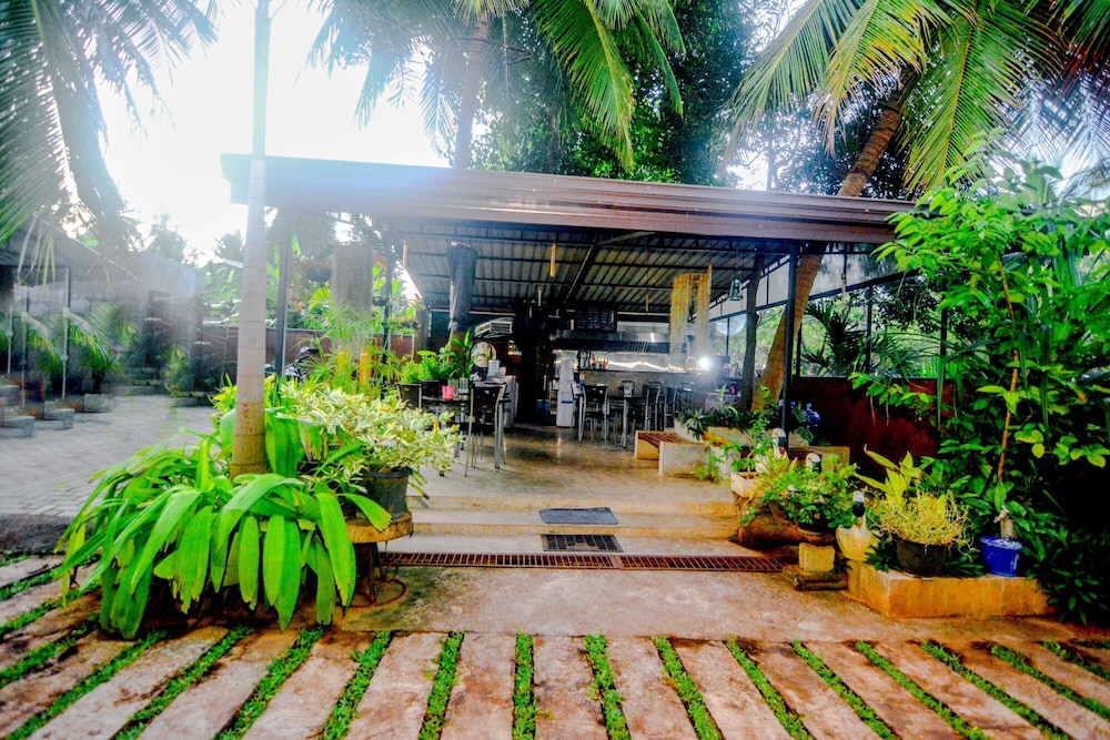 Kutumbaya Resort 6/50