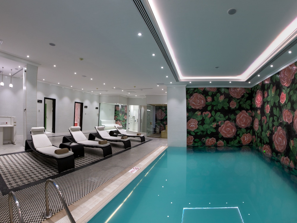 Ivy Garden Hotel 18/44