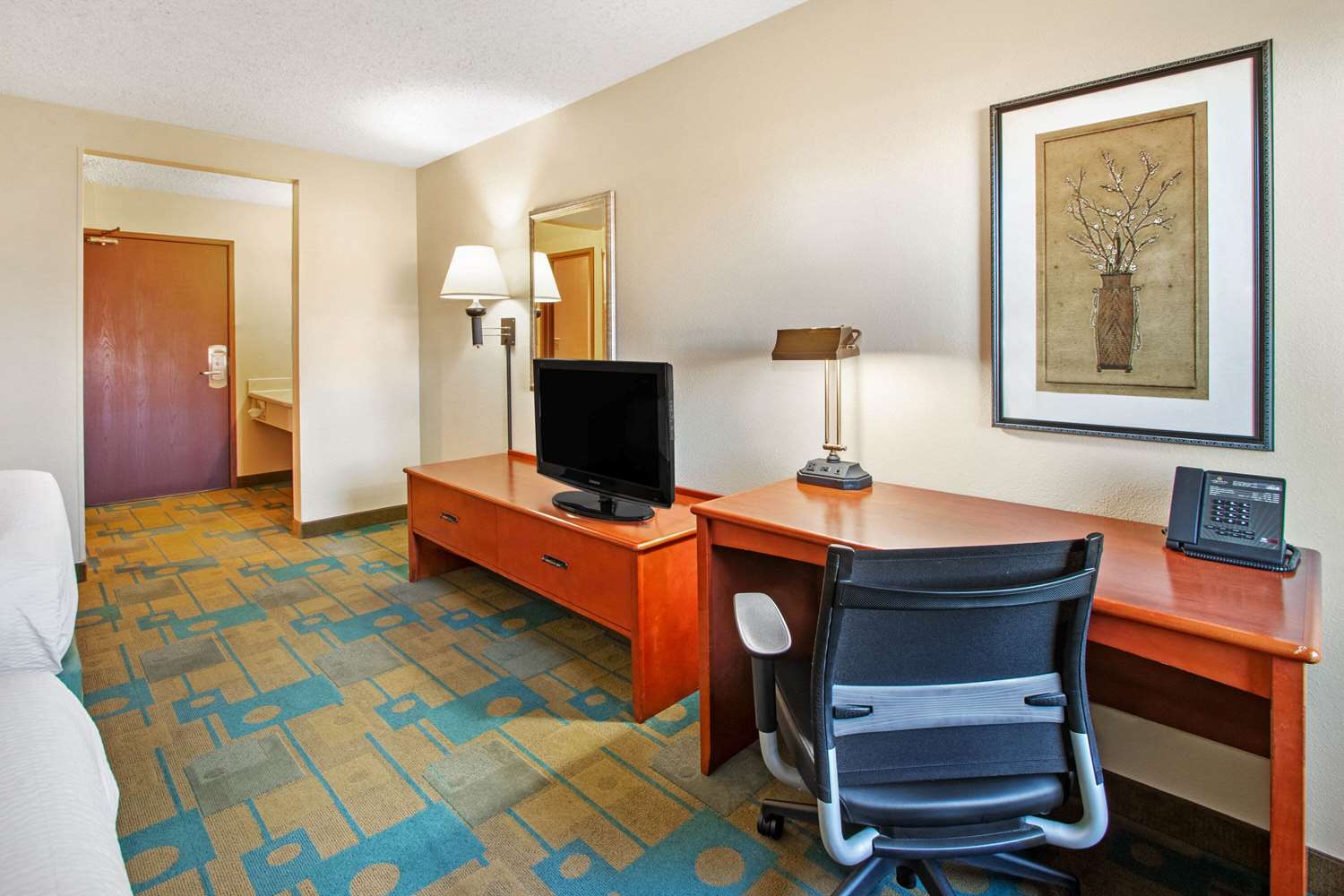 La Quinta Inn & Suites by Wyndham Albuquerque Journal Ctr NW 33/49