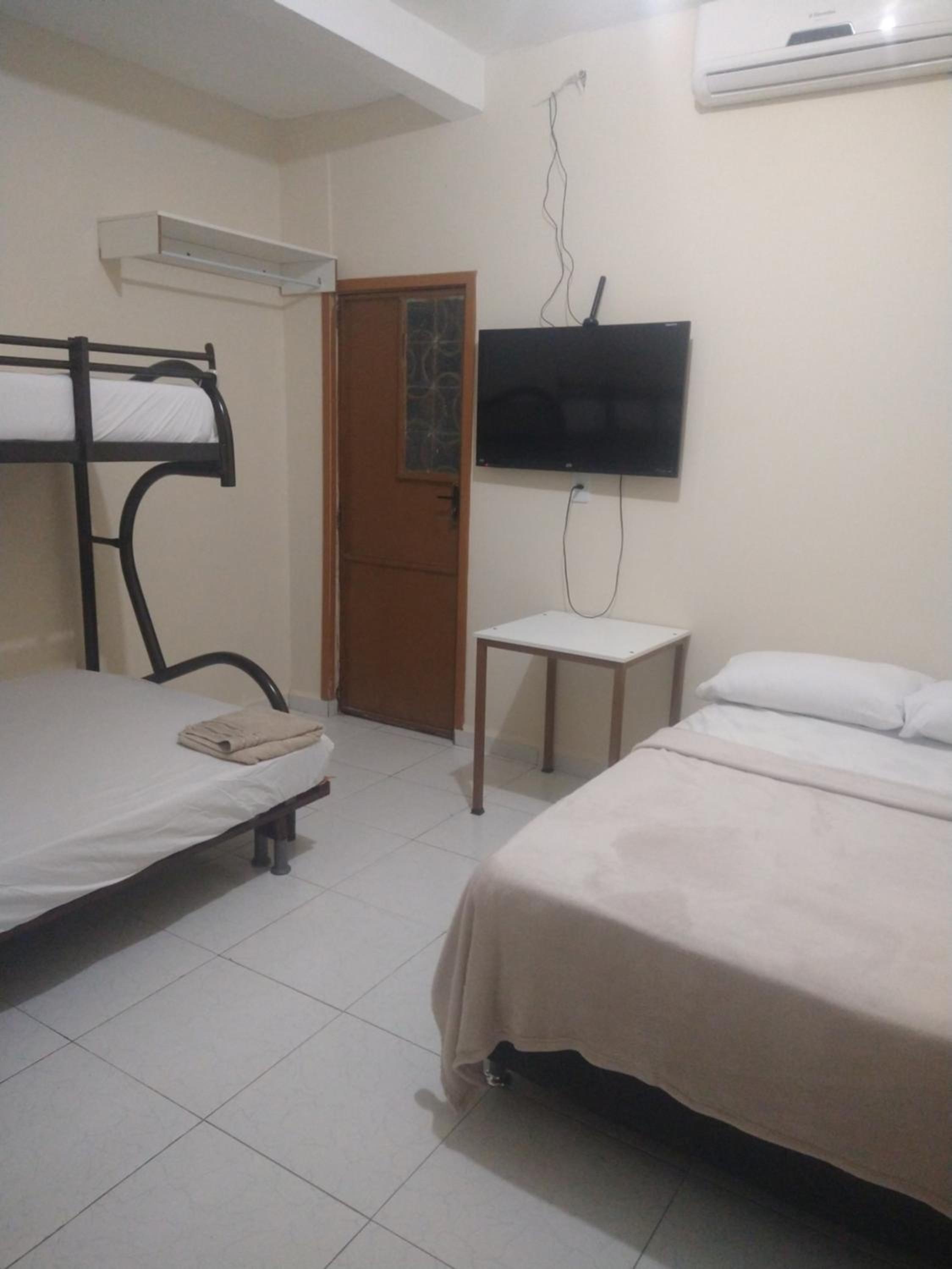 Hotel 678 12/38