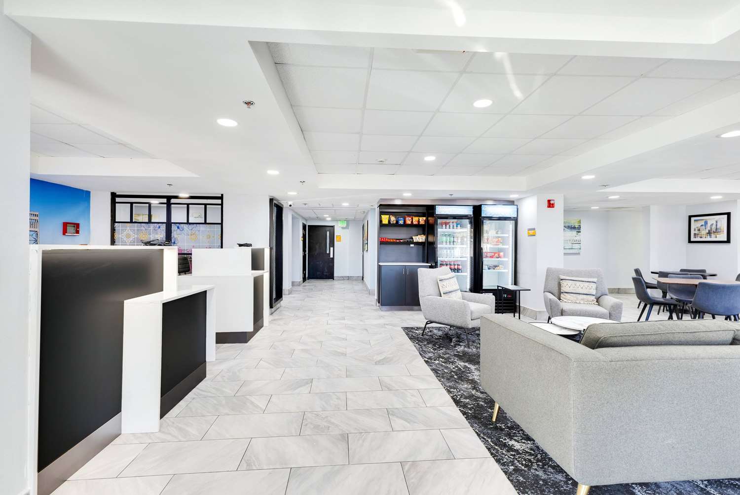 La Quinta Inn and Suites by Wyndham Jacksonville Mandarin 8/25