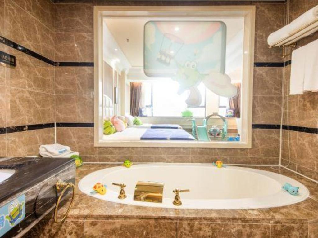 Foshan Jubilee Hotel 76/77
