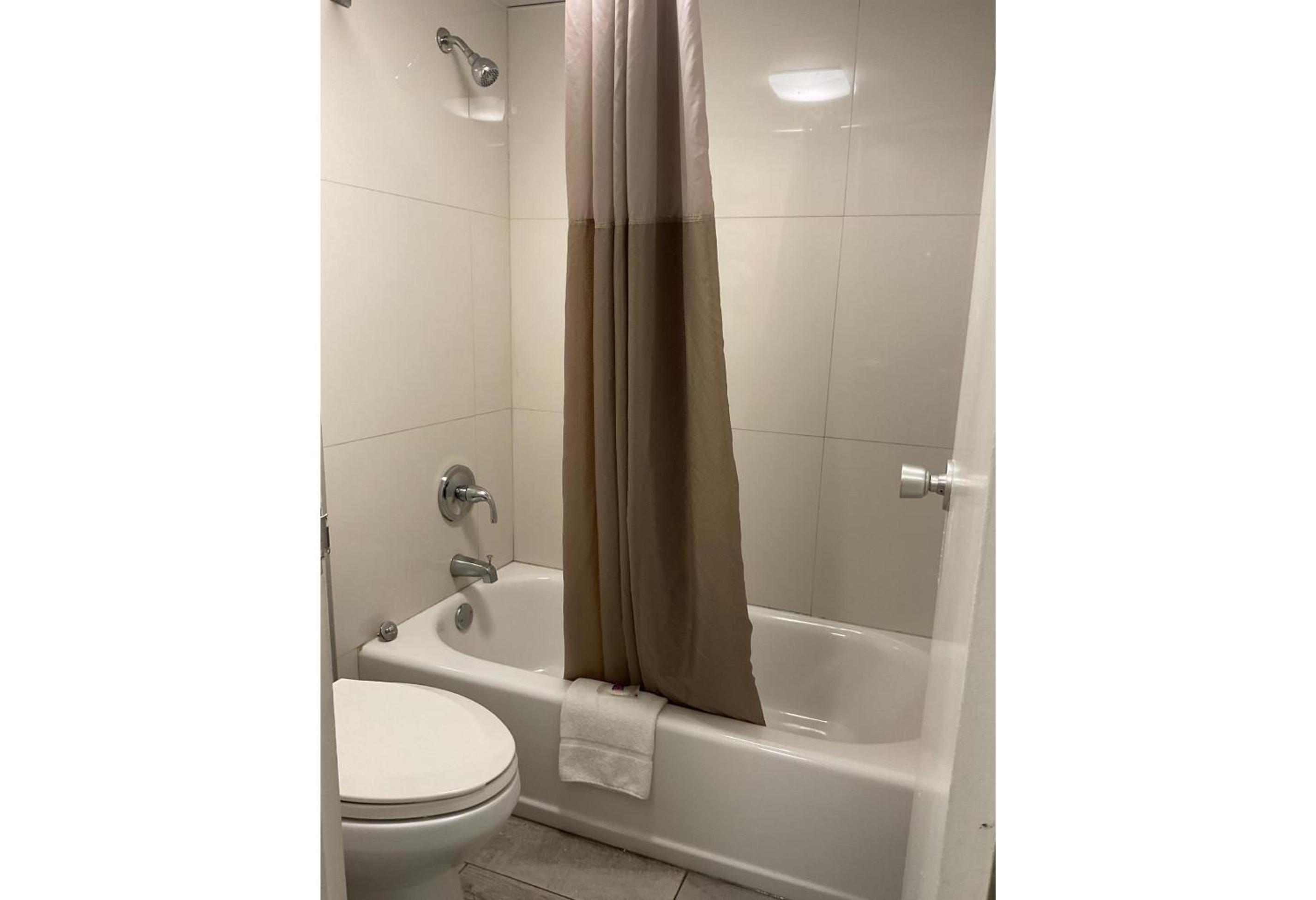 Studio 6 Extended Stay - Columbus, GA -Downtown 26/30