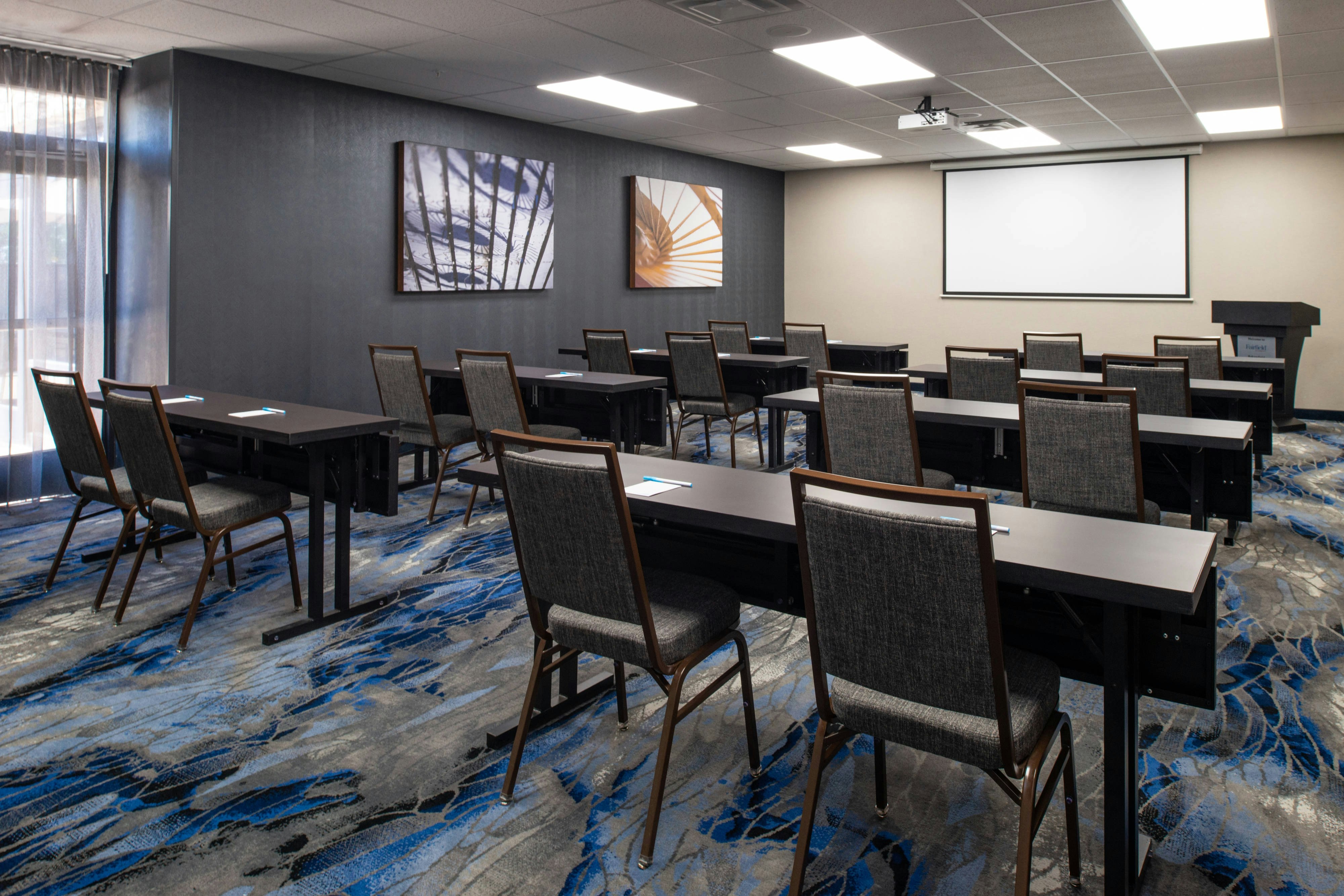 Fairfield Inn and Suites by Marriott Bakersfield Central 32/37