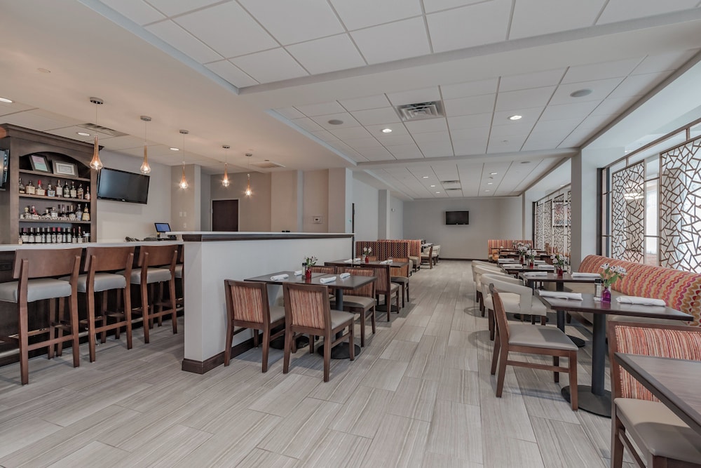 Holiday Inn Mishawaka North 38/50