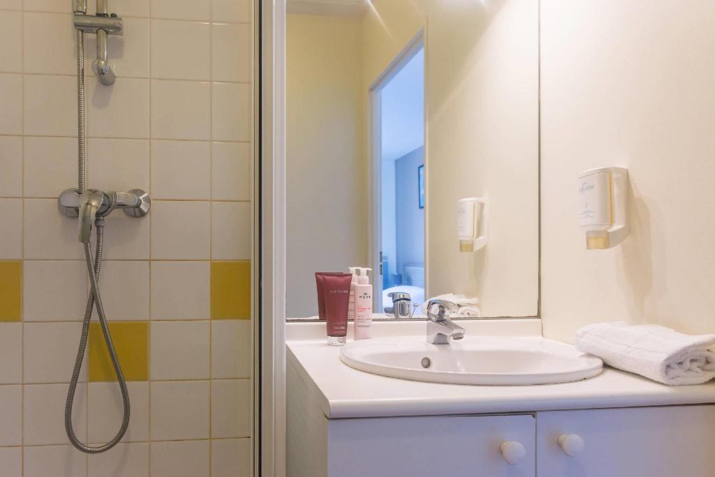 غرفة بسرير مزدوج، Comfort Aparthotel Nantes La Beaujoire 4/4