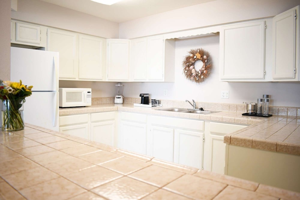 La Jolla Cove Suites 15/65