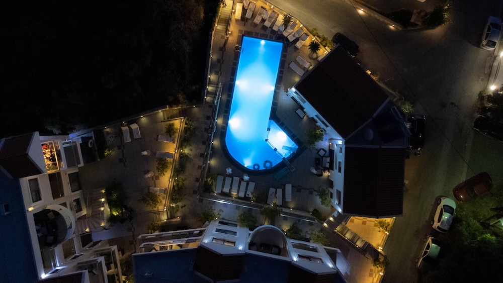 ESTHISIS SUITES CHANIA 51/57