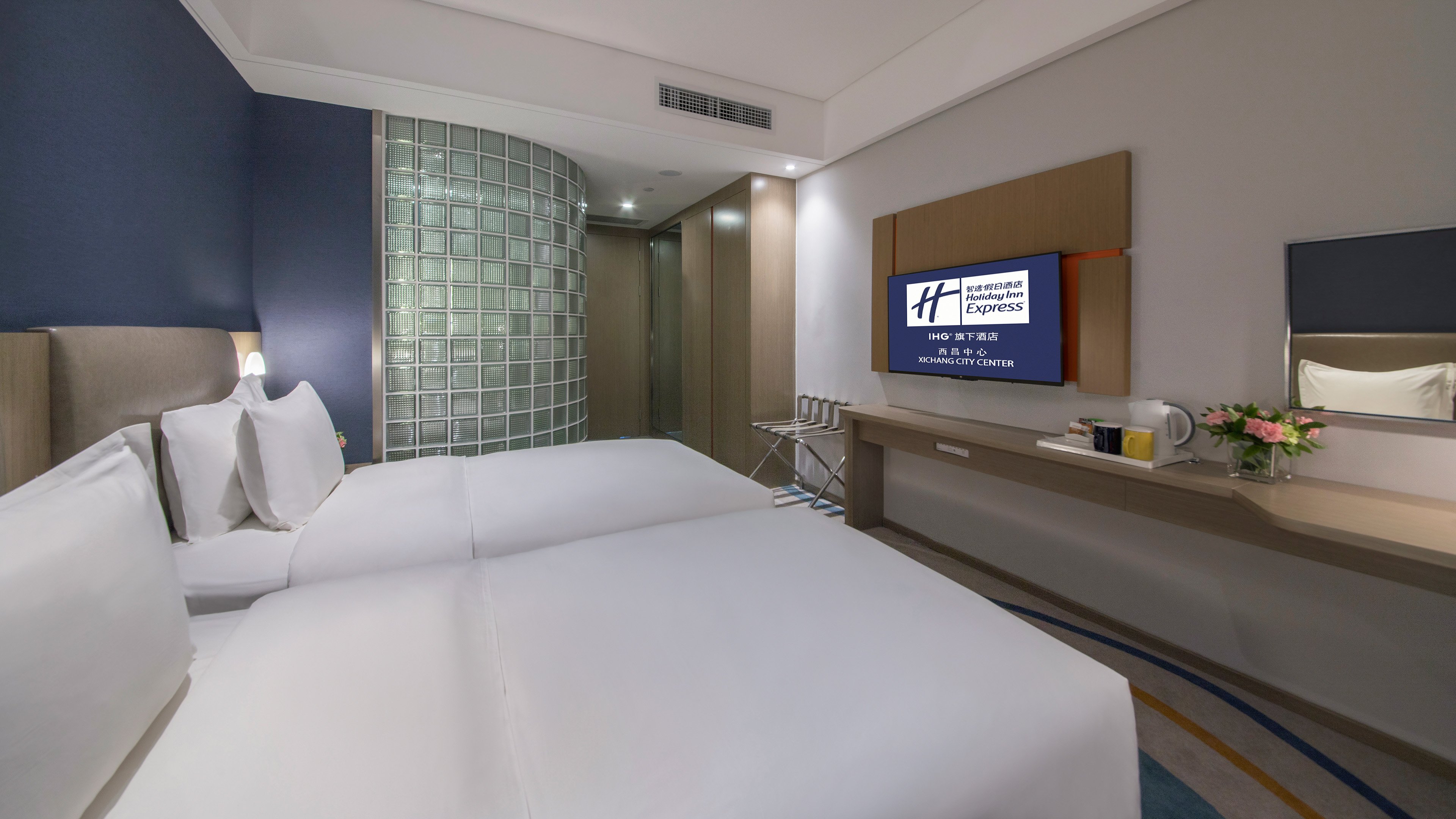 غرفة قياسية بسريرين منفصلين، Holiday Inn Express Xichang City Center 4/6