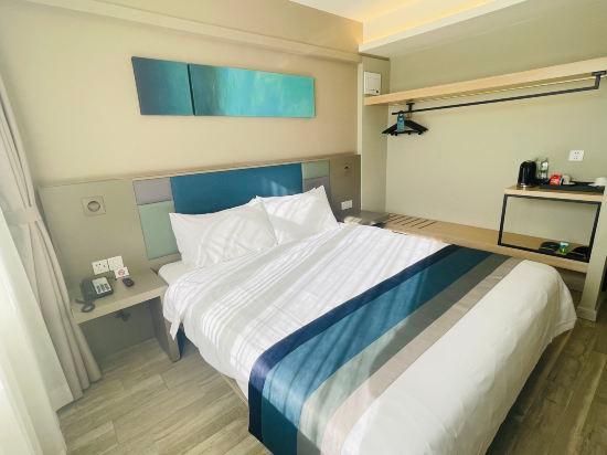 Homeinn Selected (Heihe Central Street Pedestrian Street) 8/29