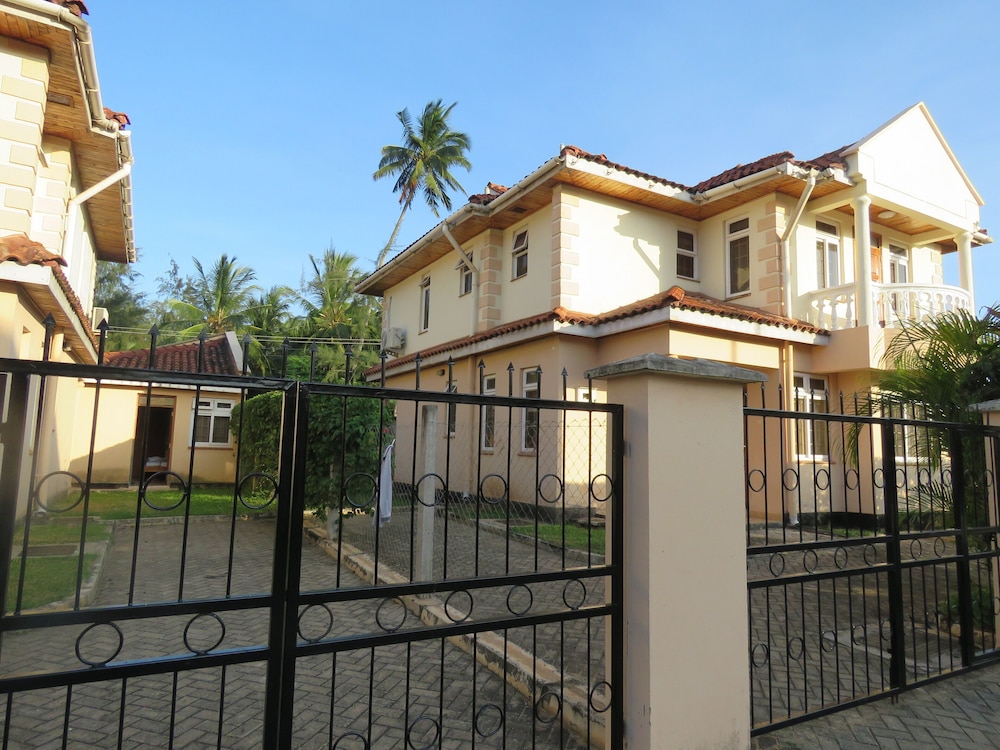 Mtwapa Holiday Home 2/50