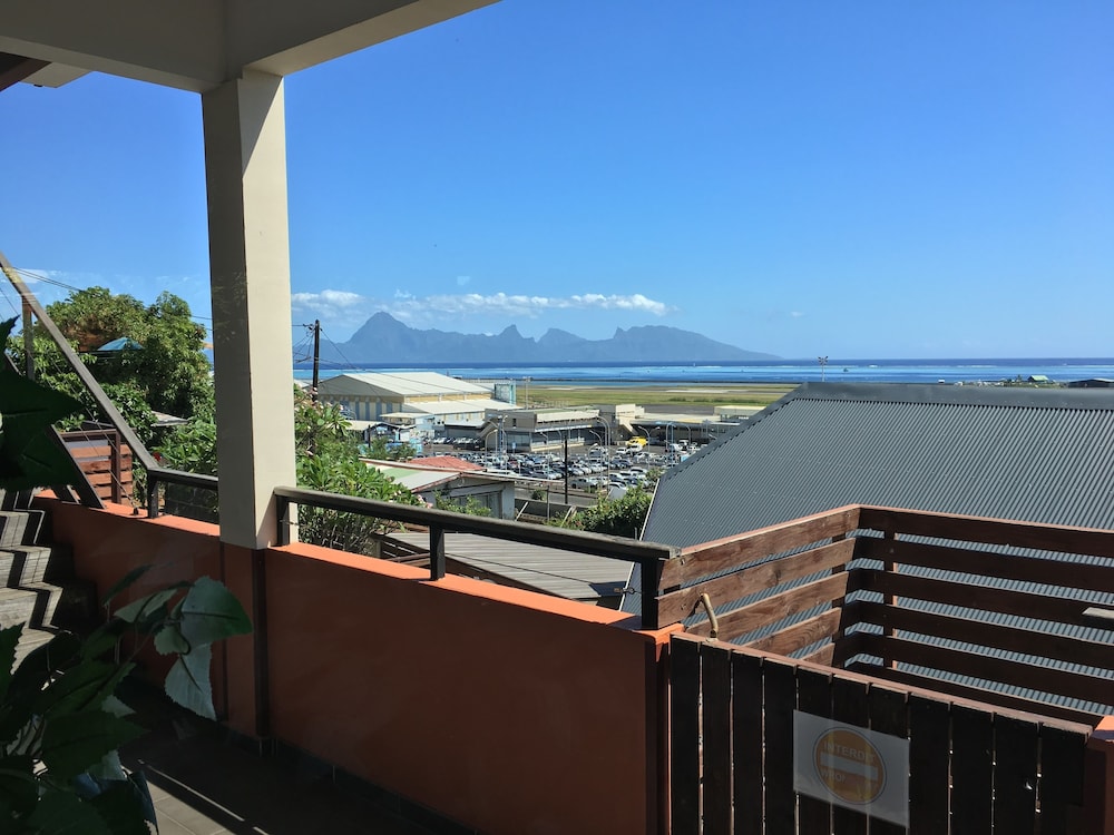 Tahiti Airport Motel 62/64