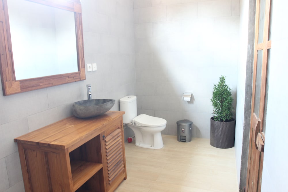 Bhuana Shanti Homestay 50/50