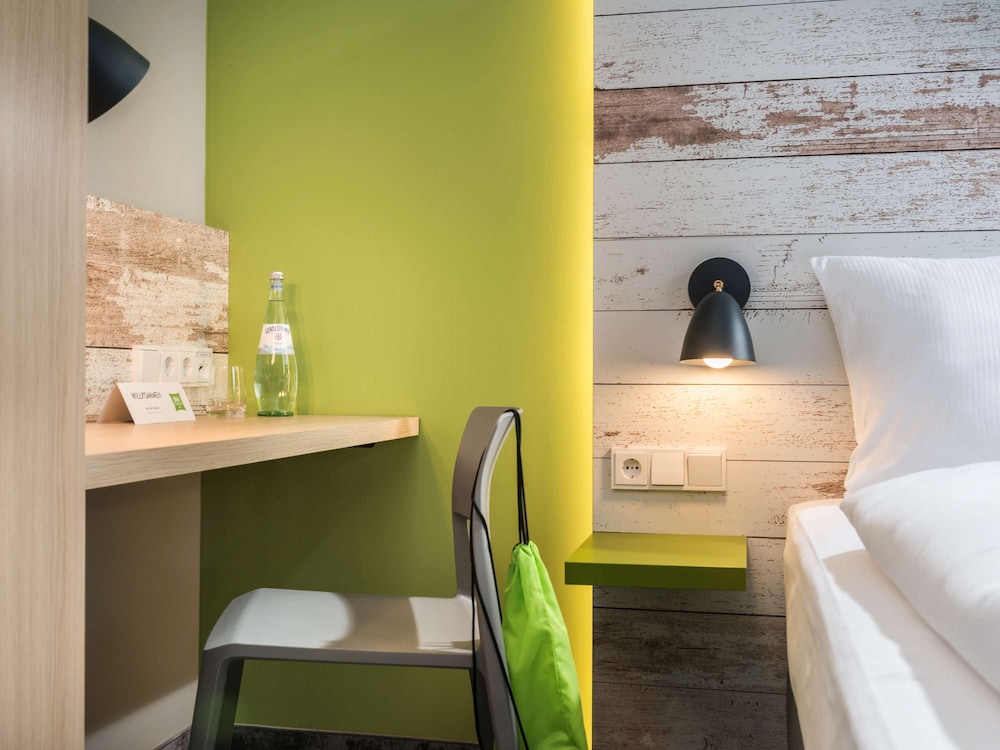 Ibis Styles Stuttgart Vaihingen 18/68
