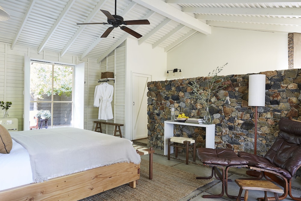 Room, Queen Bed, Pool Side
