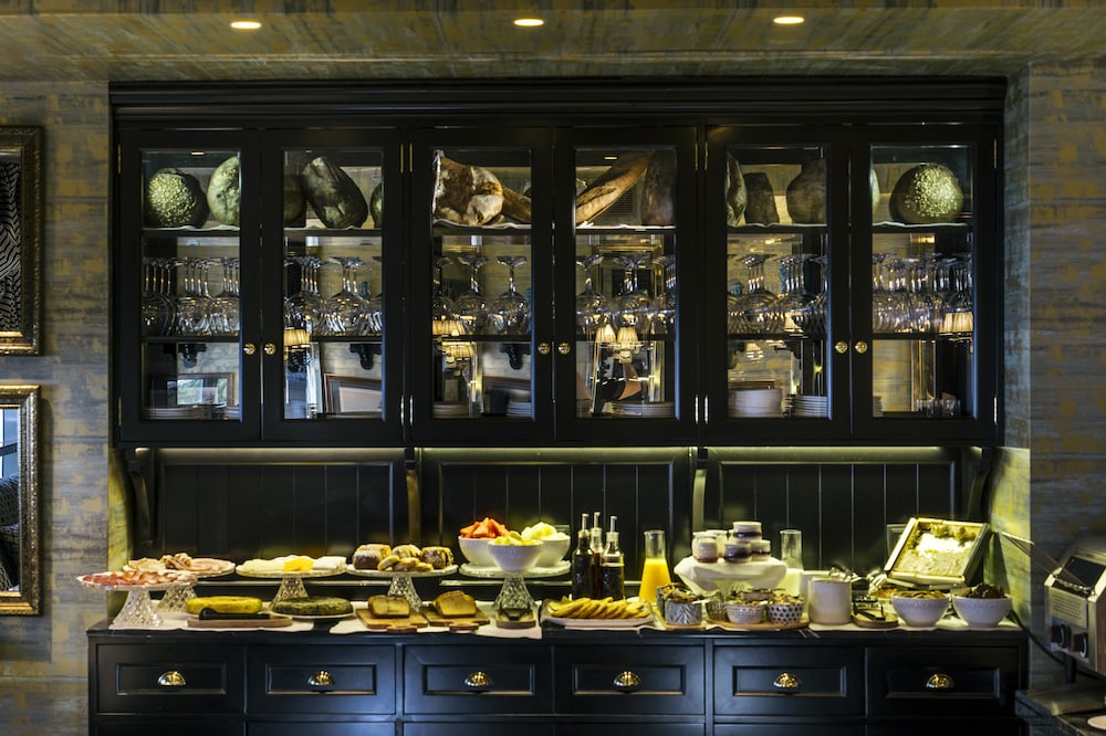 Casa Verbena Madrid, Outset Collection by Hilton 32/46