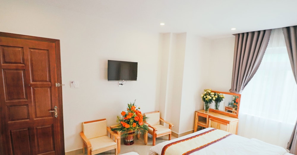 Mai Hoang Hotel 50/70
