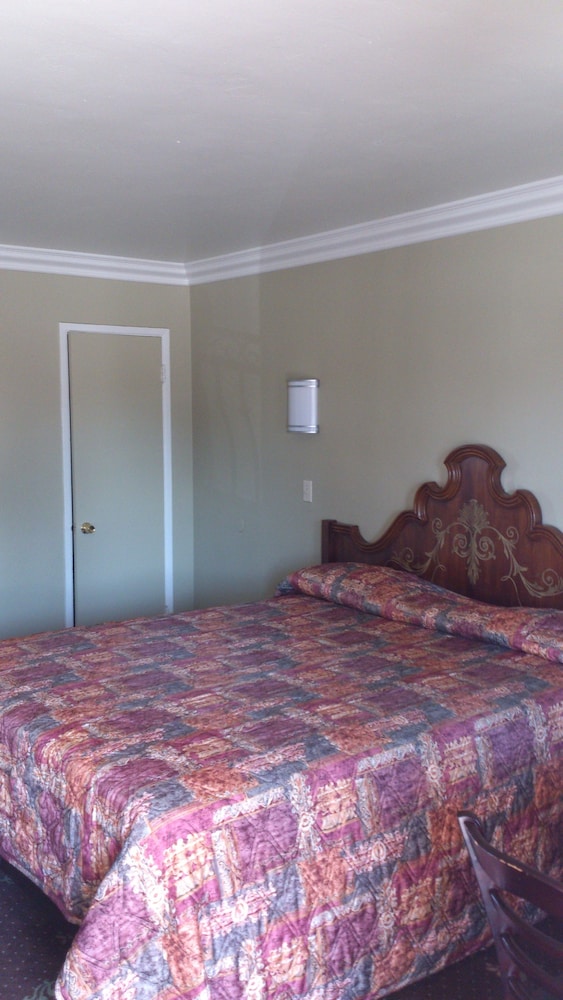 Santa Ana Travel Inn 23/40