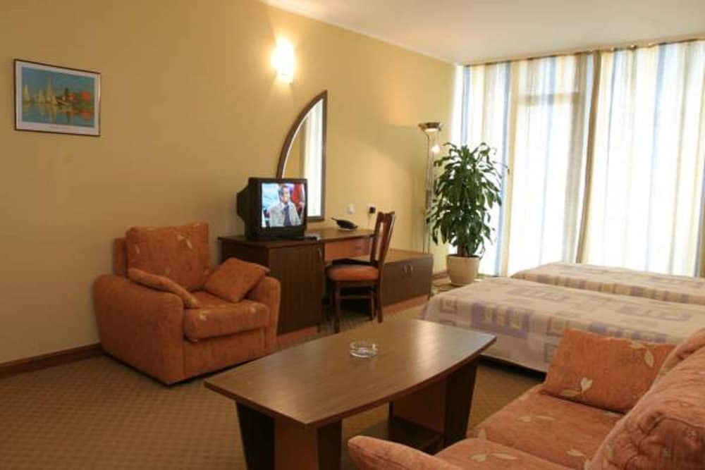 Trakia Plaza Hotel and Apartments 13/27