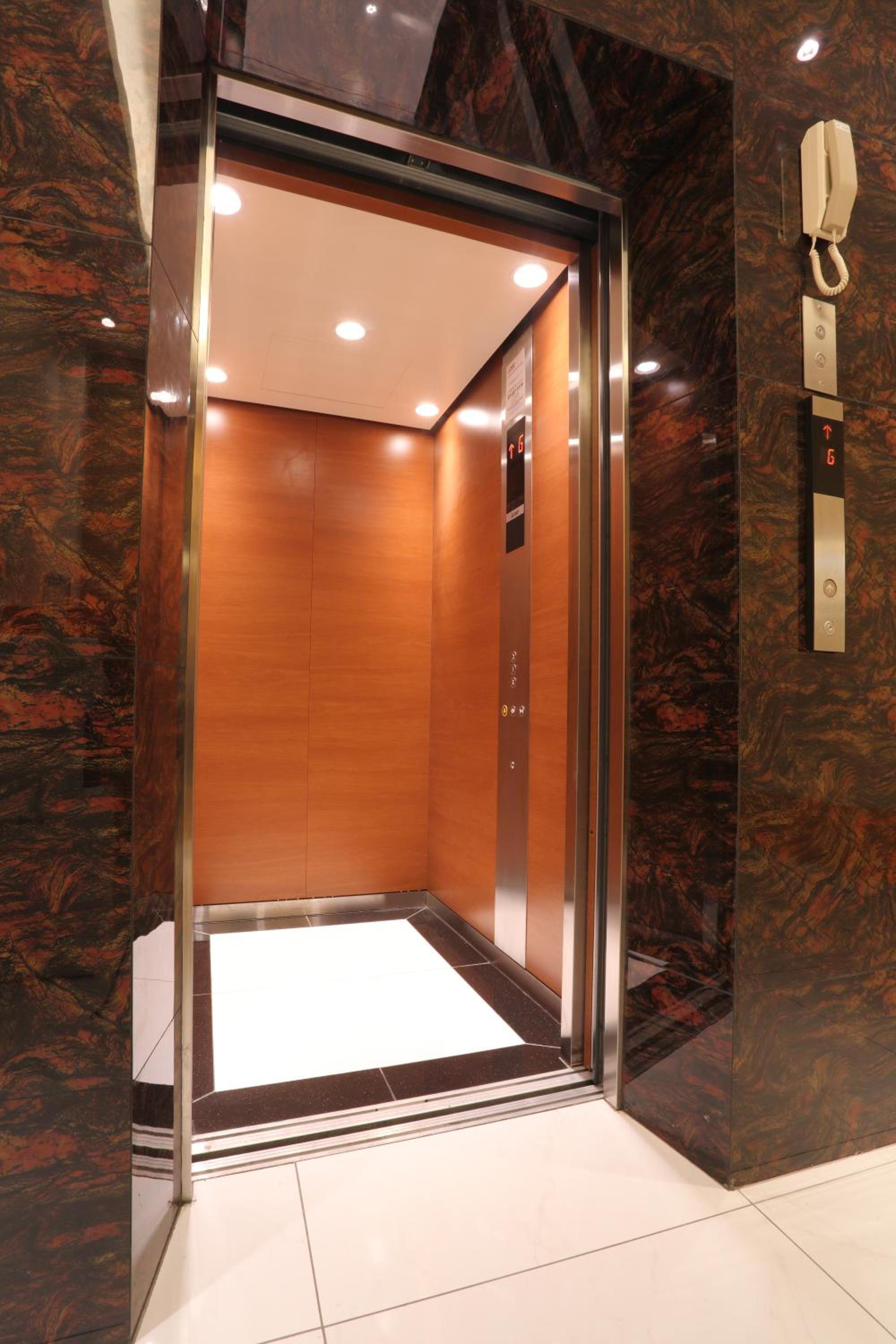Yee Hotel 26/34