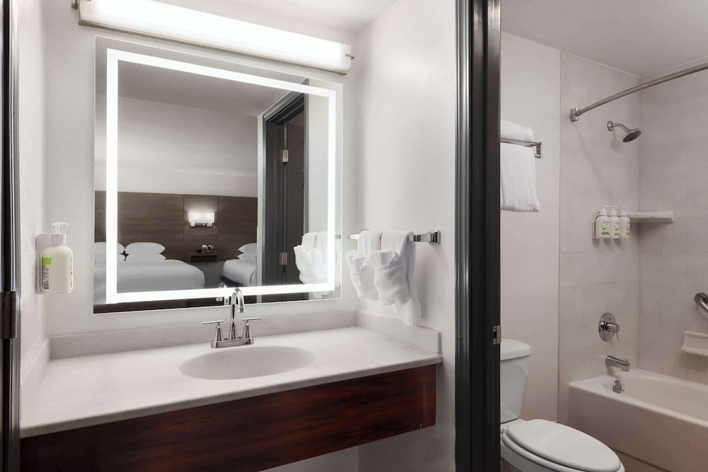 Ramada by Wyndham Medford Airport North 44/47