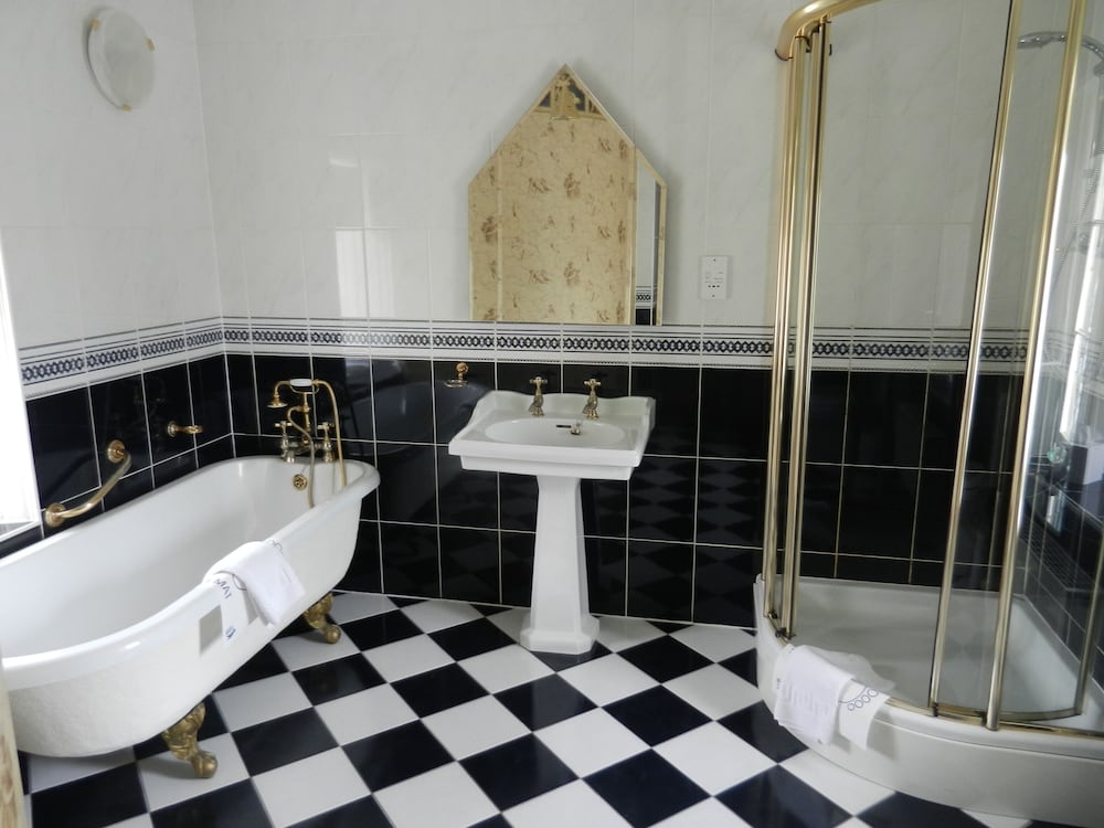 Mansfield Castle Hotel 49/50