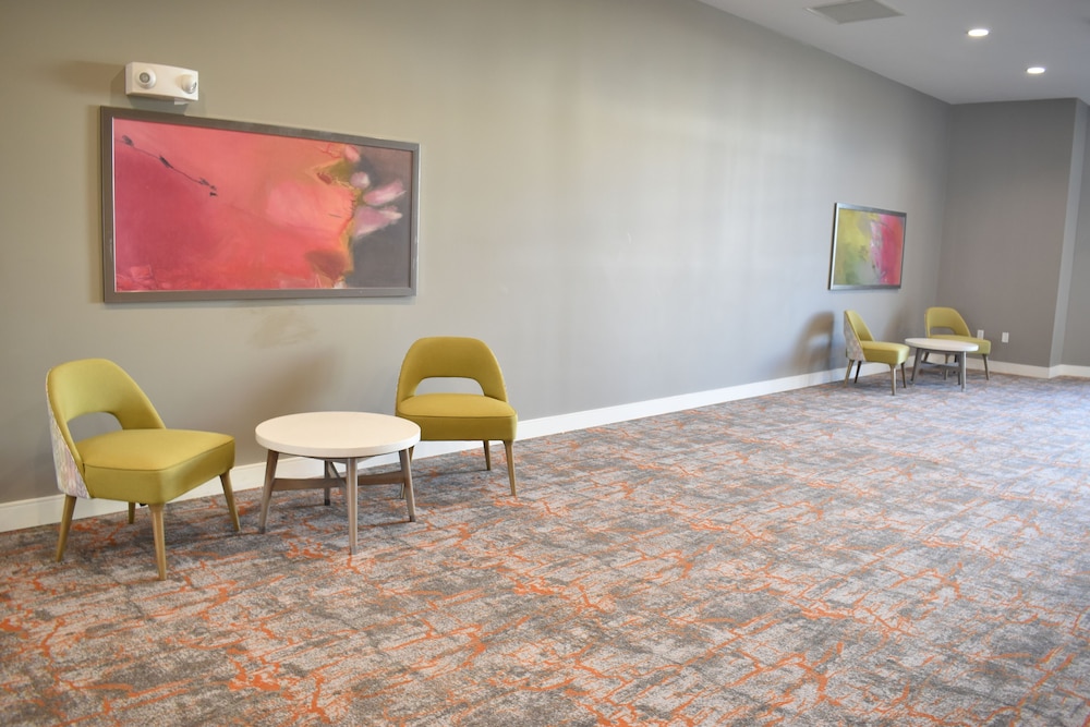 Holiday Inn Kansas City - Northeast 33/55