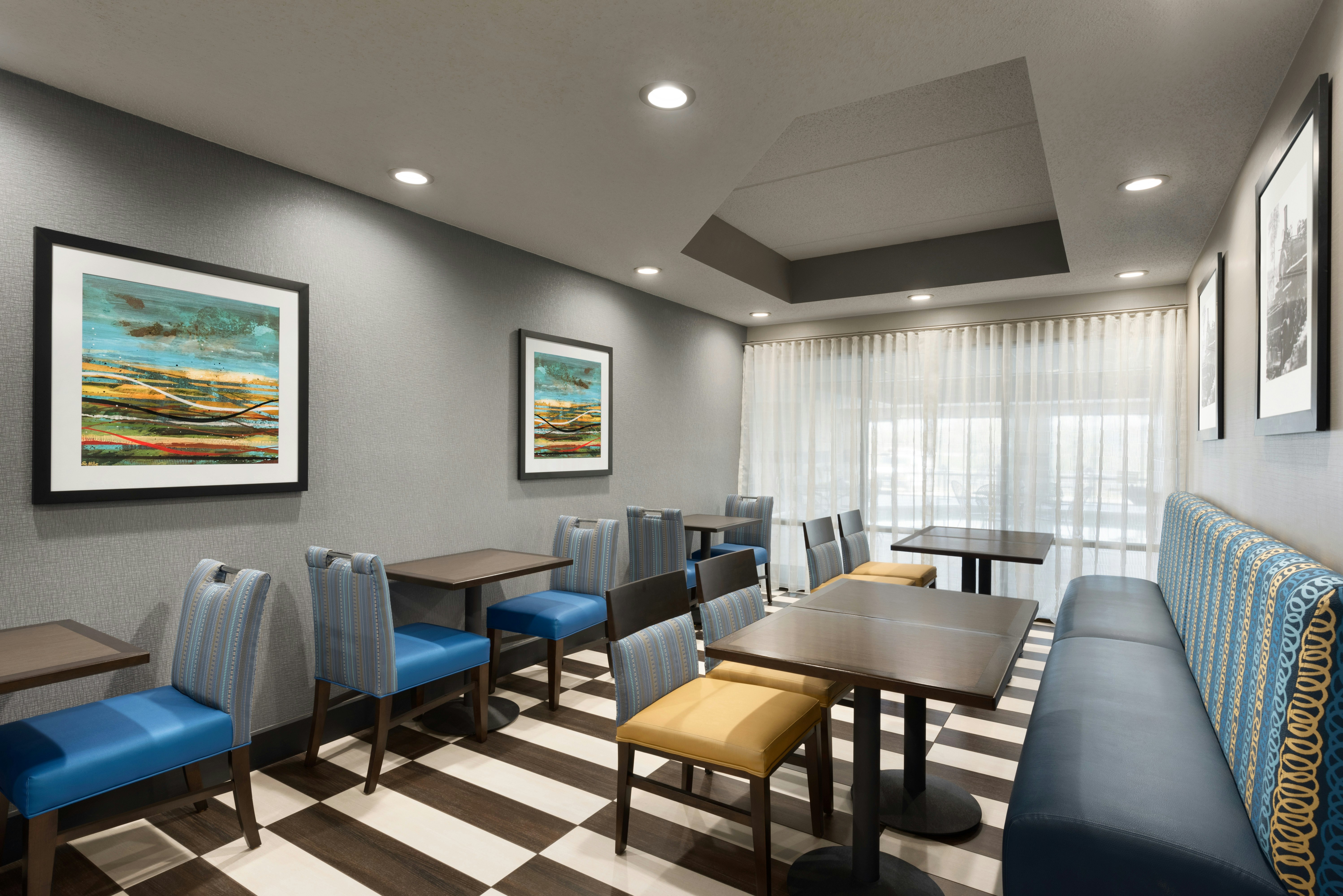 Hampton Inn Appleton-Fox River Mall Area 12/13