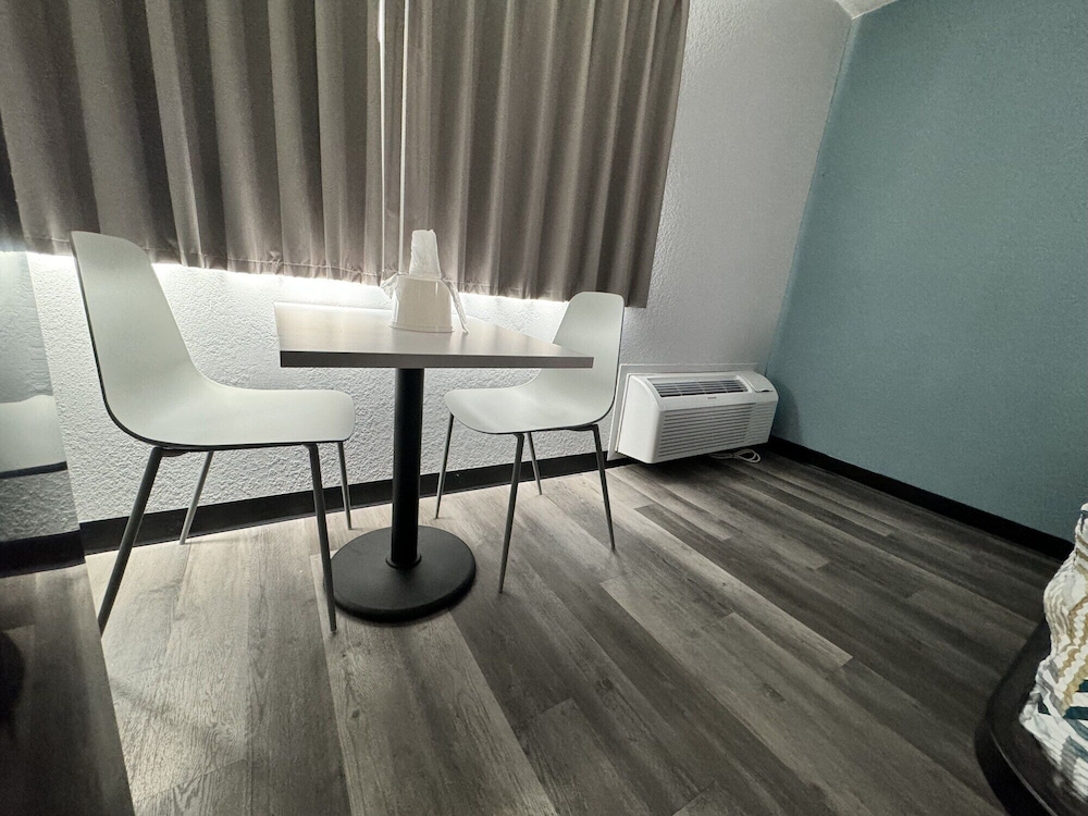 Studio6 Suites East Syracuse, NY - Airport 25/43