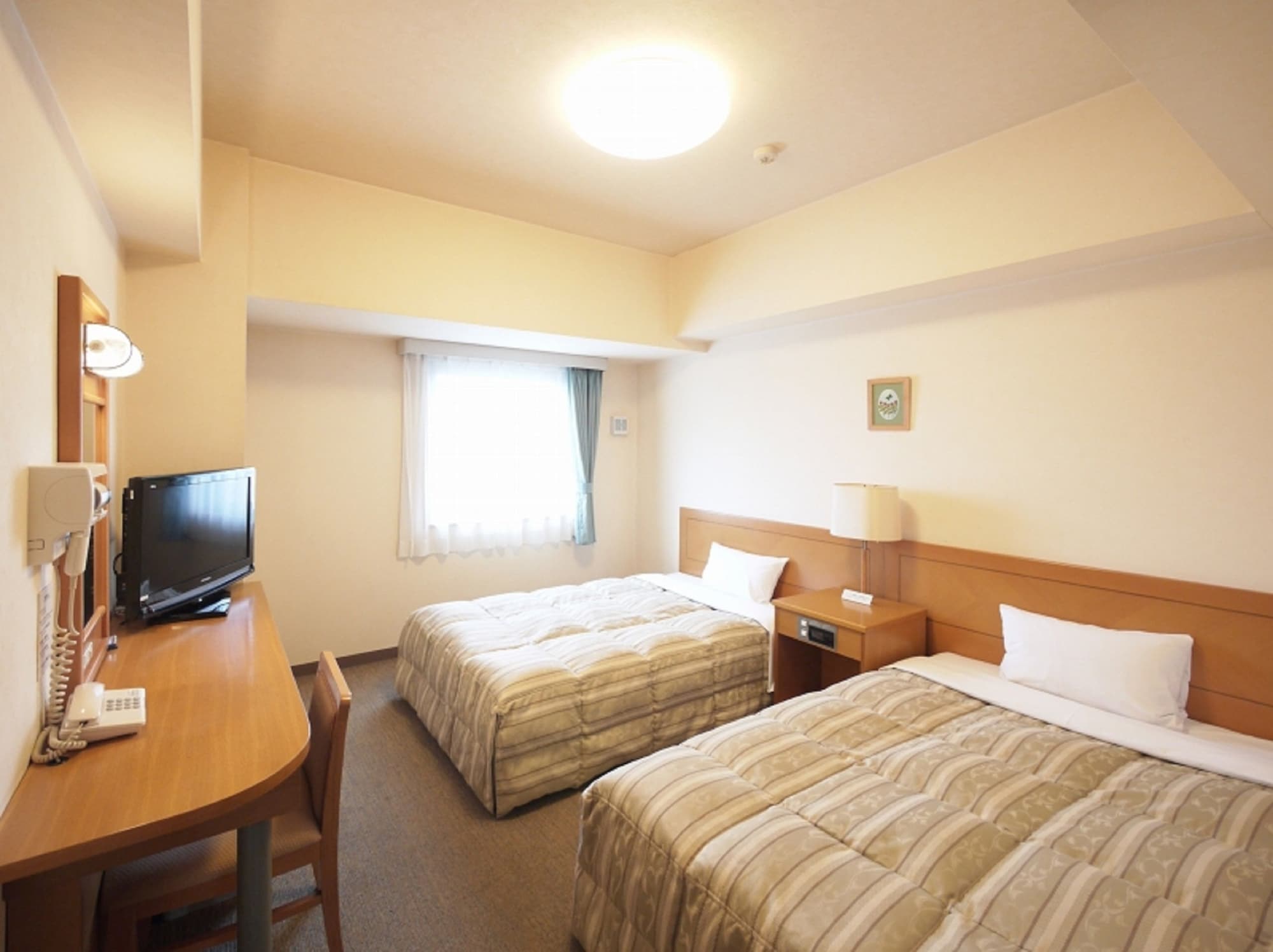 ROOM, TWIN BEDS, SMOKING