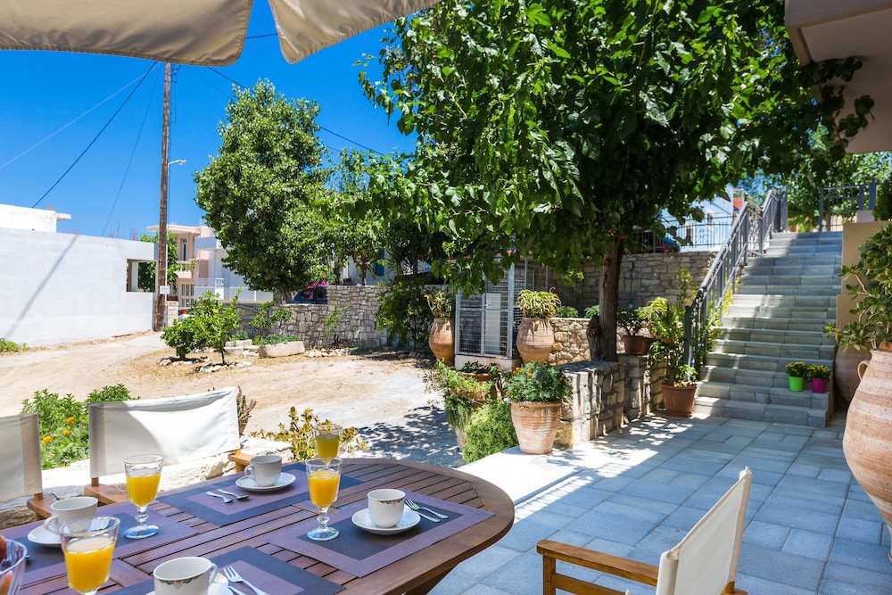 Philoxenia Apartments 45/50