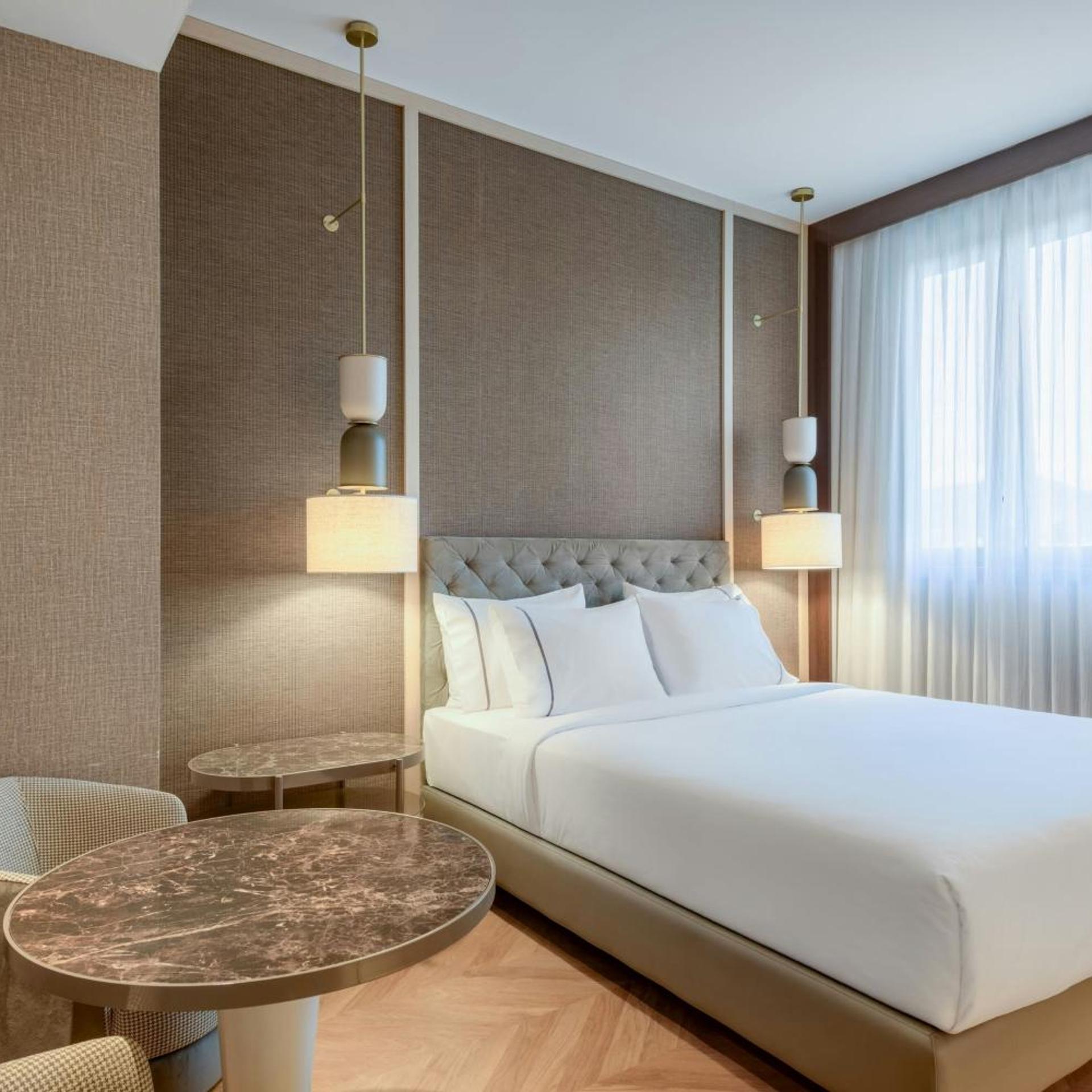 غرفة قياسية بسرير كينج، Ac Hotel Firenze By Marriott 3/11