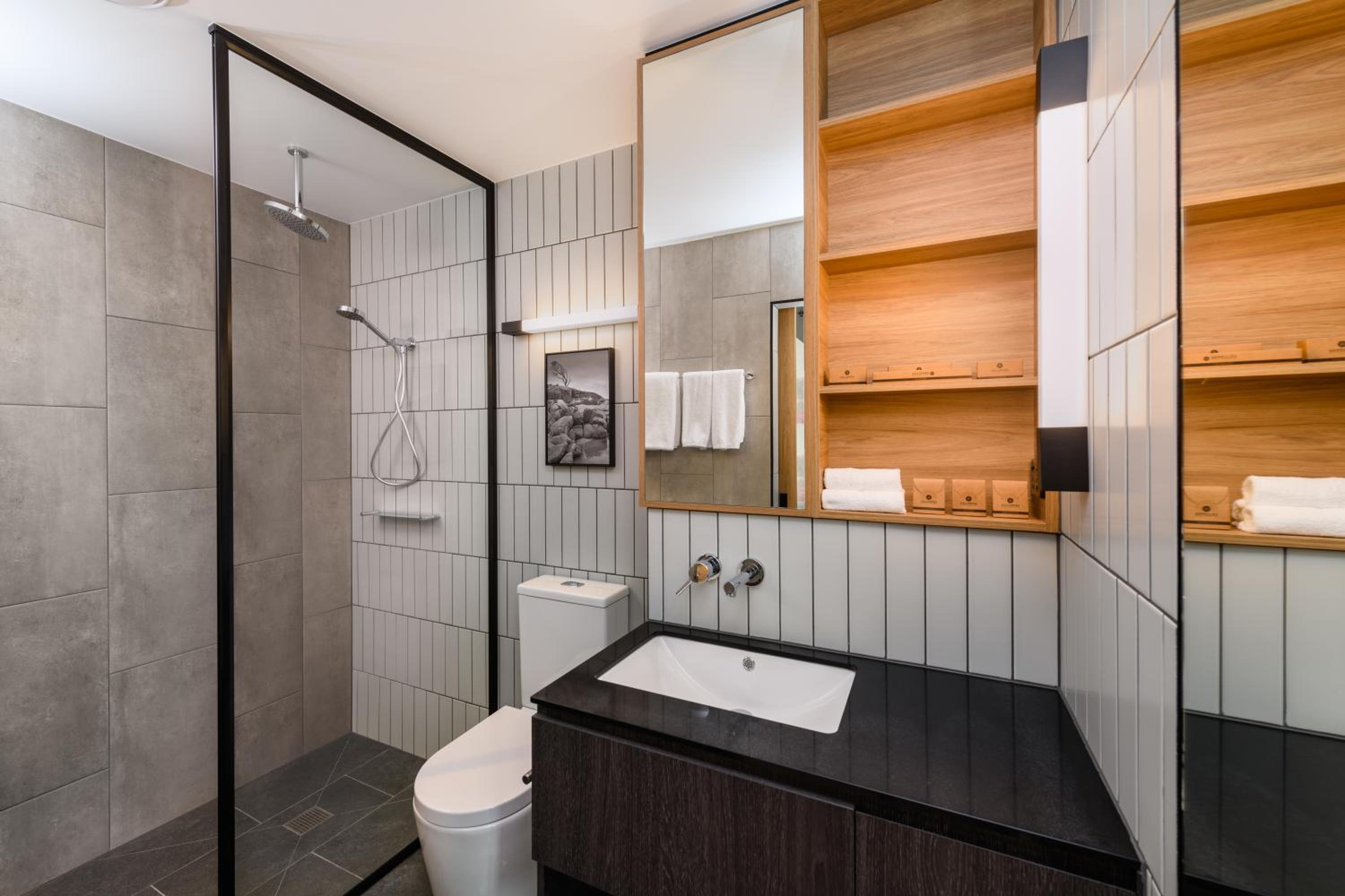 غرفة داخلية كلاسيكية بسرير كينج وسريرين كوين، Movenpick Hotel Hobart 8/8