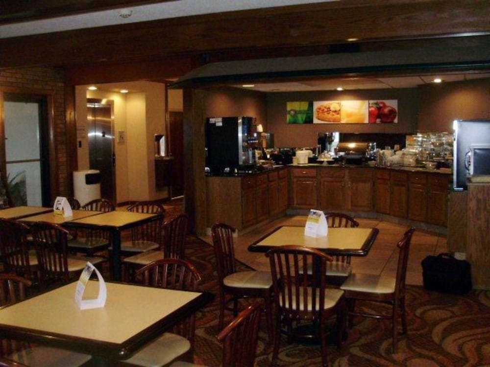 Quality Inn & Suites Searcy I-57 20/20