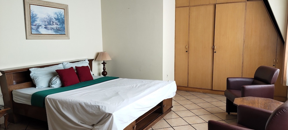 OBC Villa 8/50