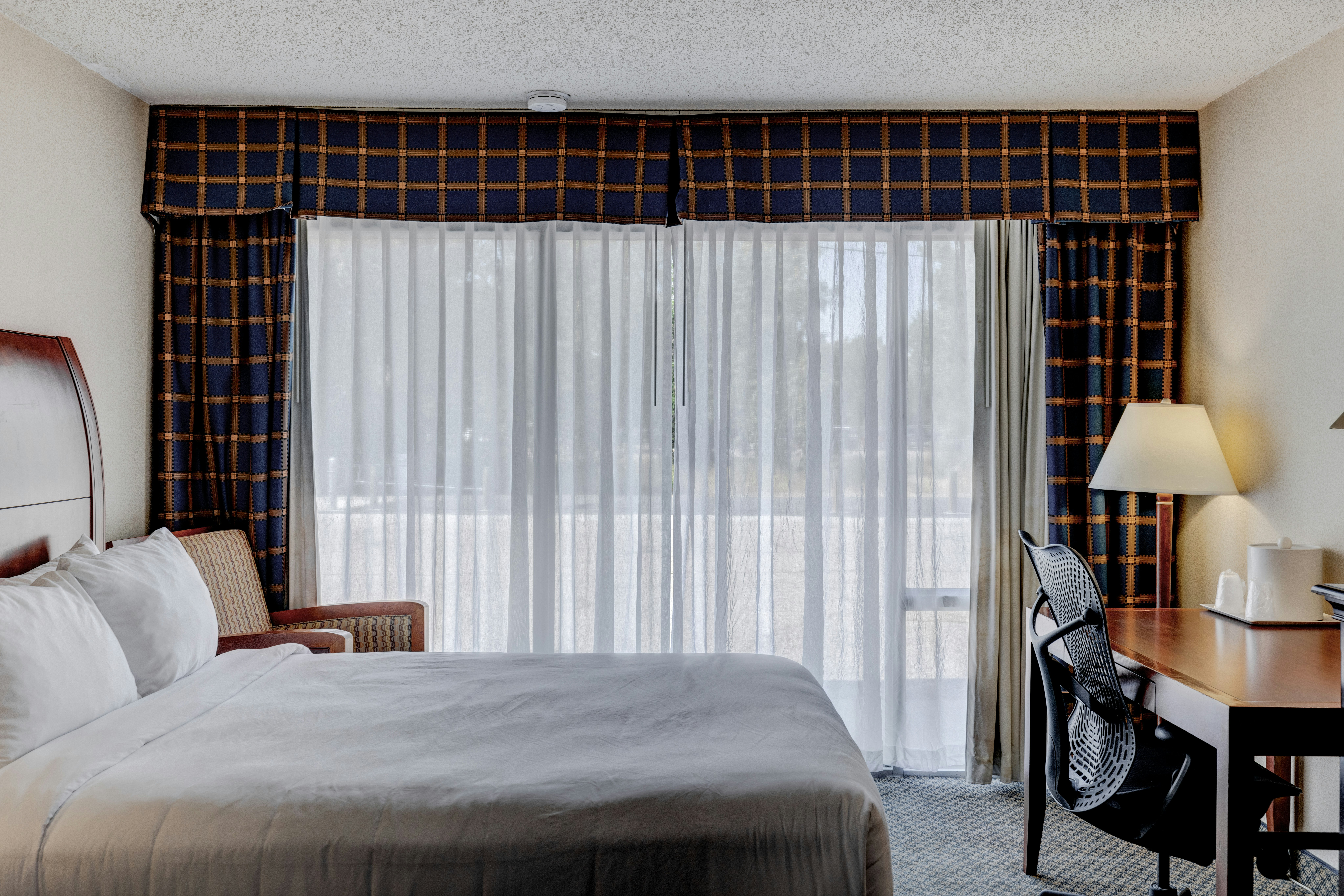 Riverside Hotel & Conference Center 25/60