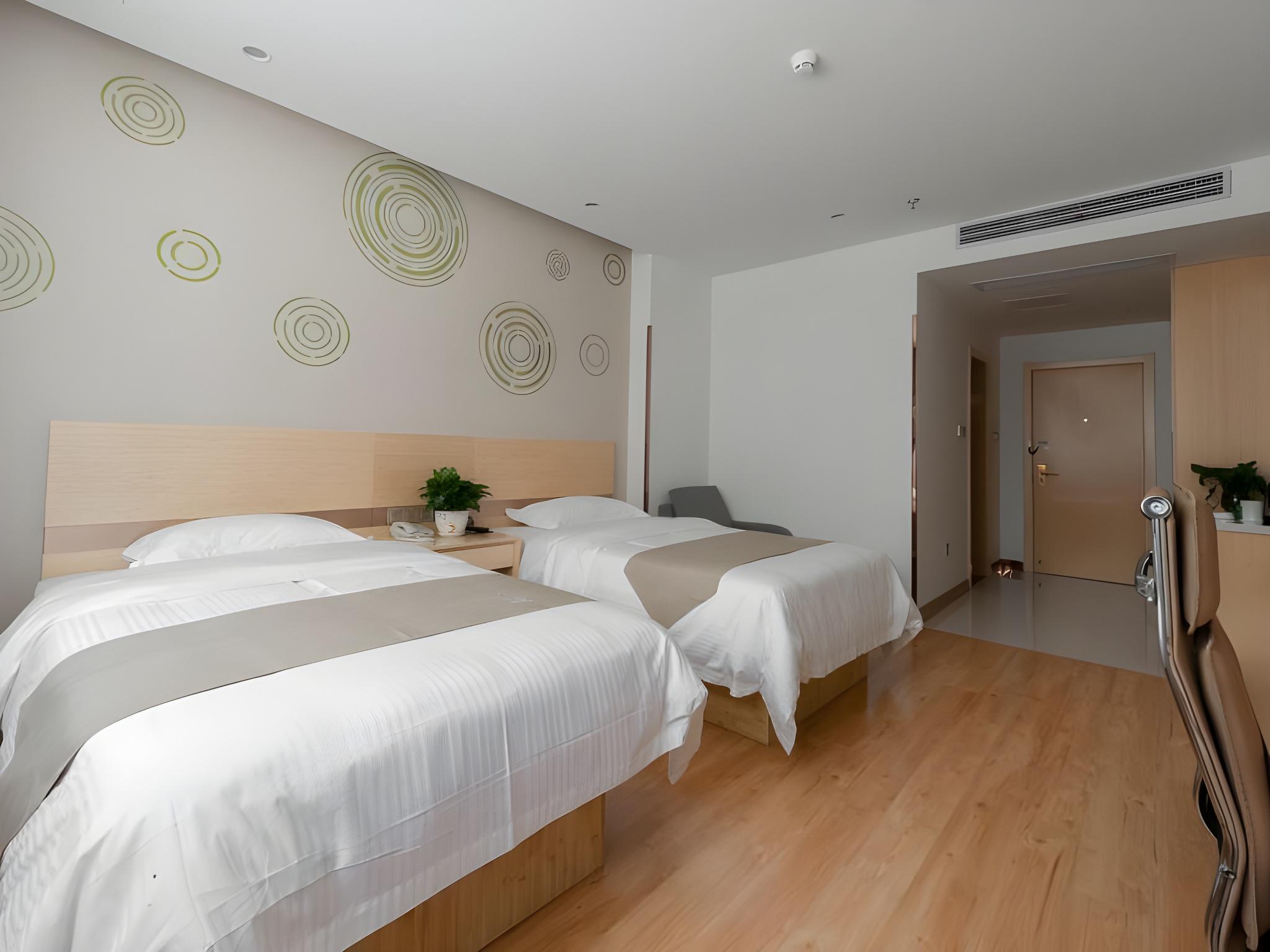 Business, 1 Queen and 1 Single Bed