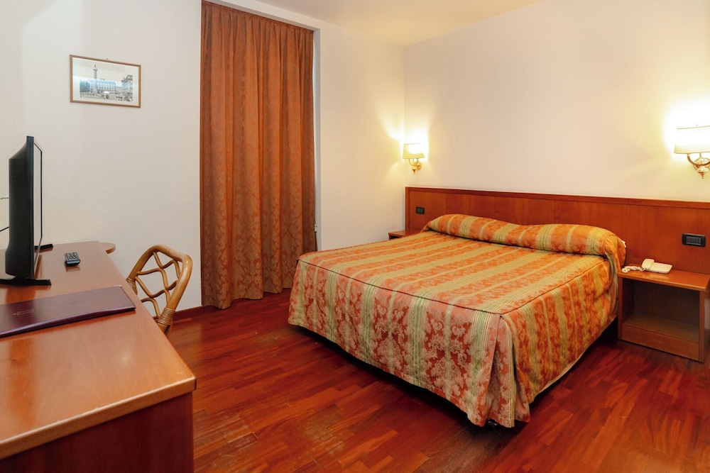 Hotel Tivoli 17/66