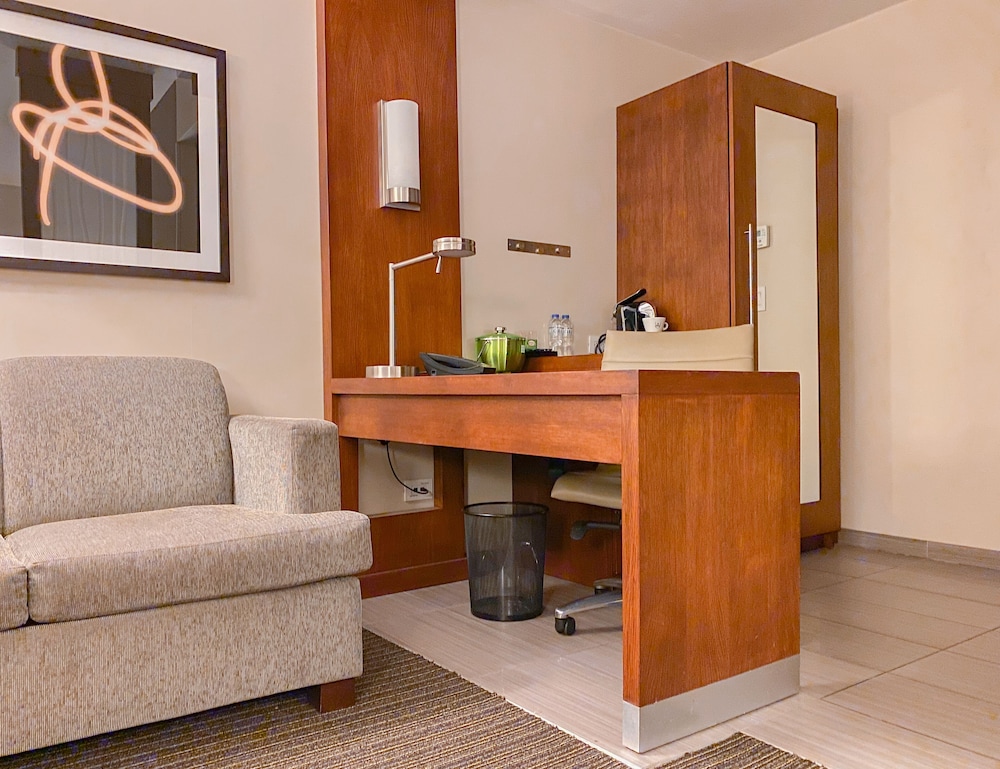 Hyatt Place San Jose/Pinares 13/64