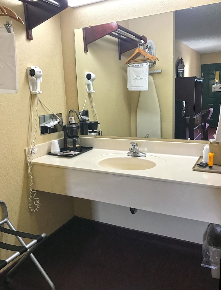 Americas Best Value Inn & Suites Maumelle North Little Rock 10/22