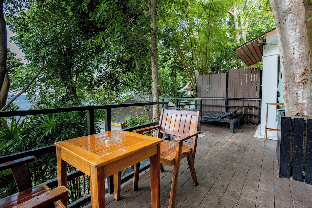 Taatoh Seaview Resort 38/50