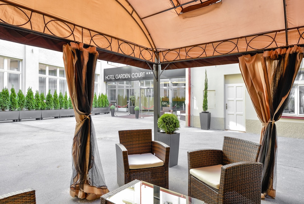 Hotel Garden Court 52/72
