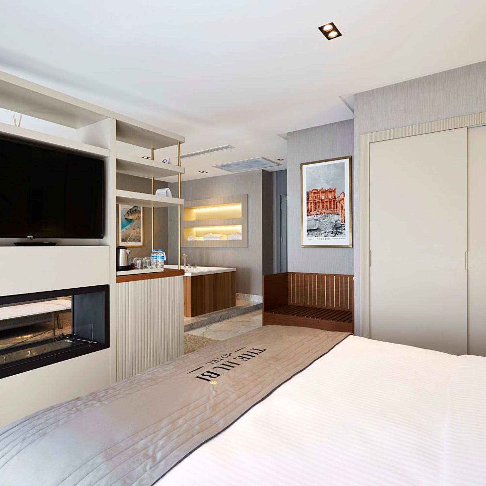 Deluxe, Suite, King Bed